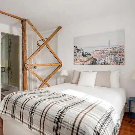 Cozy Nest In Santa Catarina * Lisbon