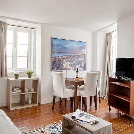 Cozy Nest In Santa Catarina * Lisbon