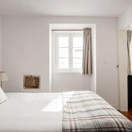 Cozy Nest In Santa Catarina * Lisbon